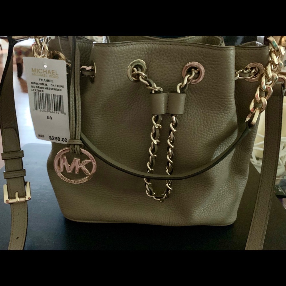 NWT Beautiful Michael Kors Crossbody Bag!